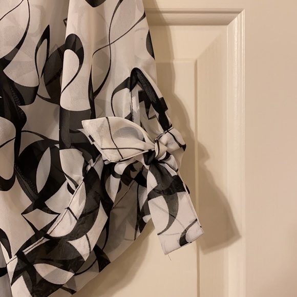 New York City Design Co. women’s top - Picture 5 of 6